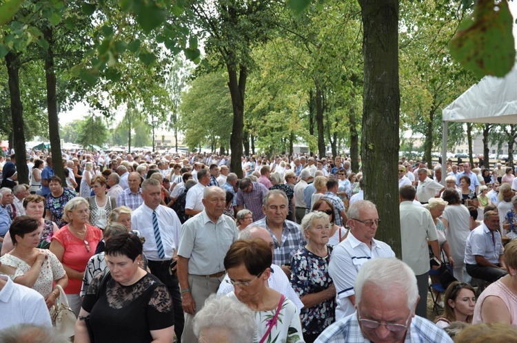 Prymas i biskupi w Oleśnie u św. Anny