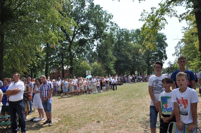 Prymas i biskupi w Oleśnie u św. Anny