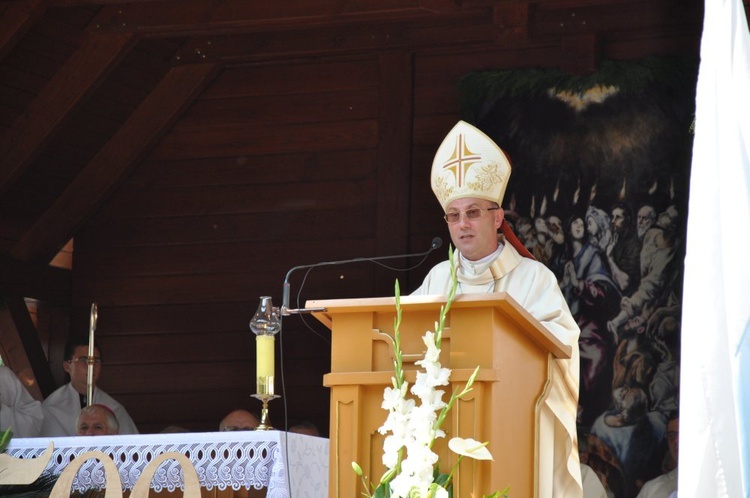 Prymas i biskupi w Oleśnie u św. Anny