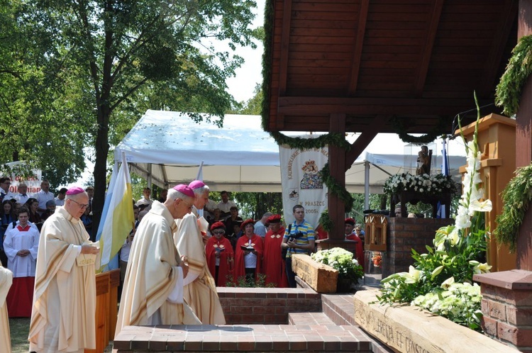 Prymas i biskupi w Oleśnie u św. Anny