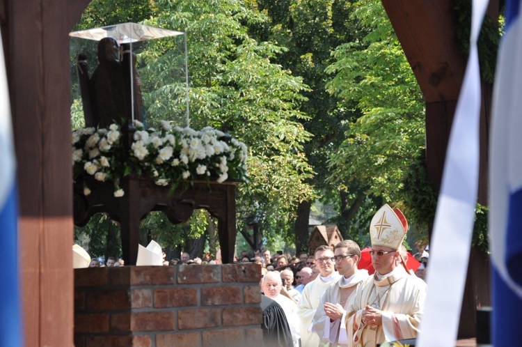 Prymas i biskupi w Oleśnie u św. Anny