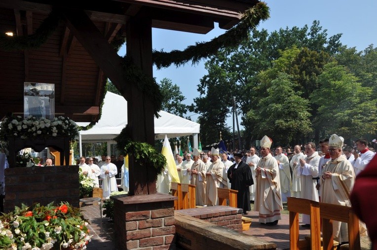 Prymas i biskupi w Oleśnie u św. Anny