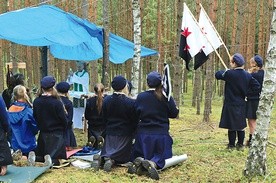 Do wszystkich niedogodności można się przyzwyczaić, a kapłan w lesie to skarb!