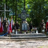 Patriotyczny apel na Kałużówce