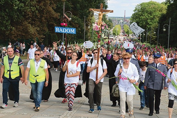Pątnicy pokłonili się Matce Bożej.