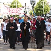 Tak rok temu wyglądało wejście pielgrzymów na jasnogórski szczyt.