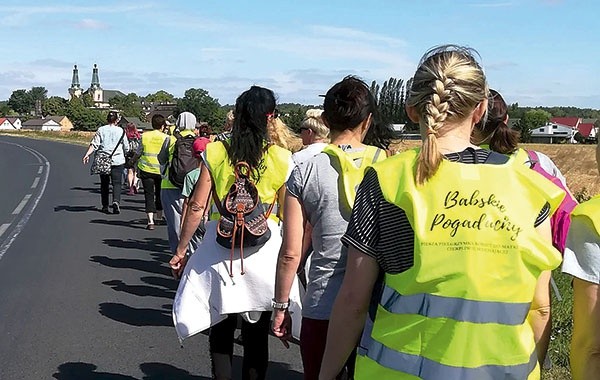 ▲	Jak dołączyć do pielgrzymki? Wystarczy przyjść  pod sanktuarium Pierwszych Męczenników Polski o godz. 6.15 w każdą pierwszą sobotę miesiąca.