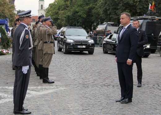 Modlitwa za powstańców na pl. Krasińskich