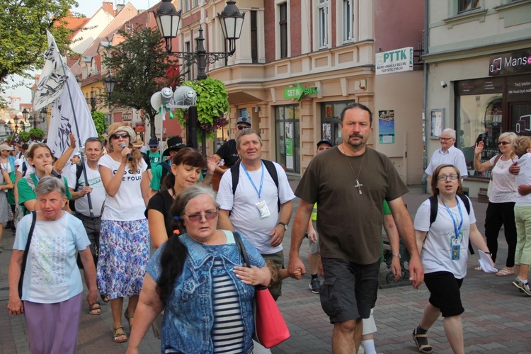 Ruszyła Piesza Pielgrzymka z Zielonej Góry na Jasną Górę