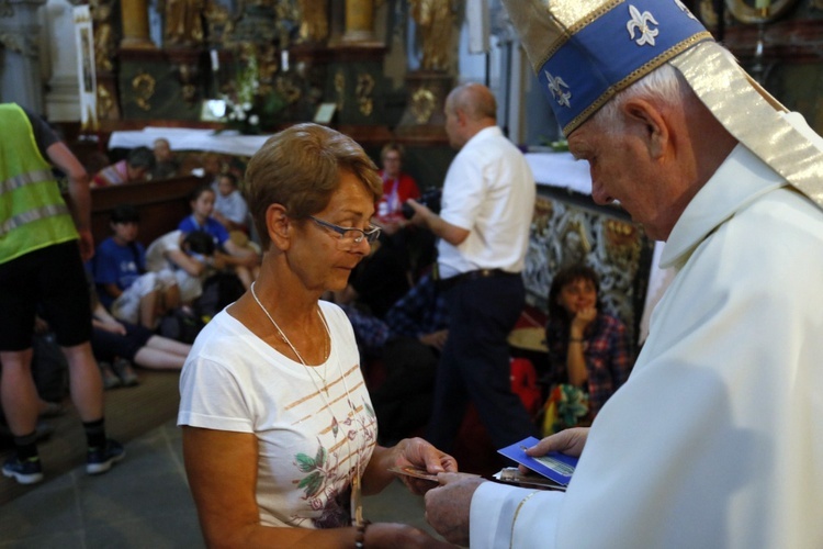 Msza św. w Bobolicach i ucałowanie Piety