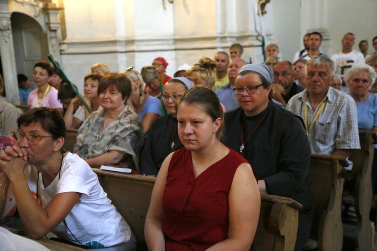 Msza św. w Bobolicach i ucałowanie Piety