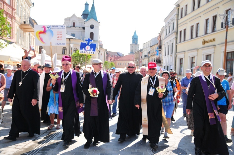 Lubelscy pielgrzymi już w drodze.