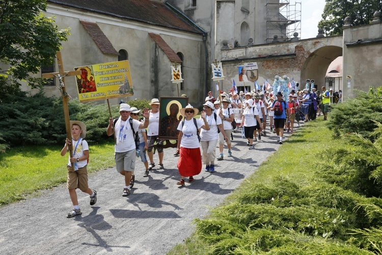 Droga do Przeworna i Apel Jasnogórski z modlitwą o powołania