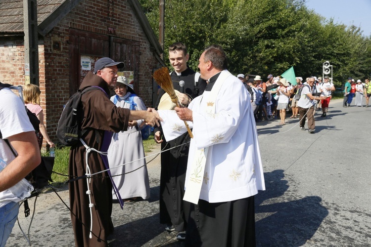 Droga do Przeworna i Apel Jasnogórski z modlitwą o powołania