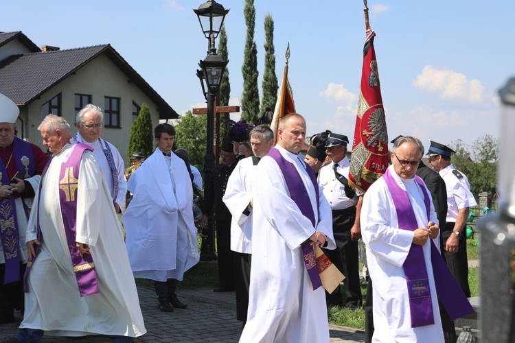 Pogrzeb śp. ks. prof. Józefa Krętosza w Bronowie