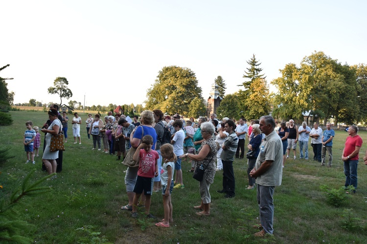 Droga Krzyżowa o trzeźwość w Świętym Miejscu