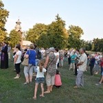 Droga Krzyżowa o trzeźwość w Świętym Miejscu