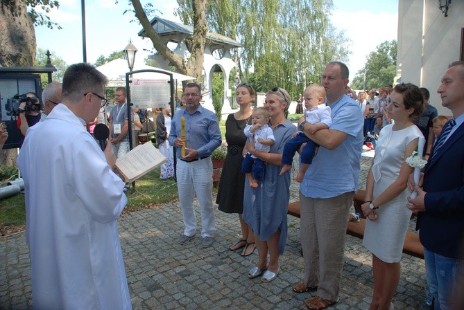 Chrzest Antoniego i Anatola podczas pielgrzymki