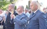 Mundurowi niosą relikwie bł. ks. Jerzego Popiełuszki 
