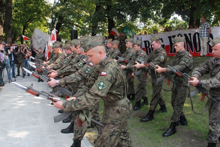 Odsłonięcie i poświęcenie Pomnika Żołnierzy Wyklętych