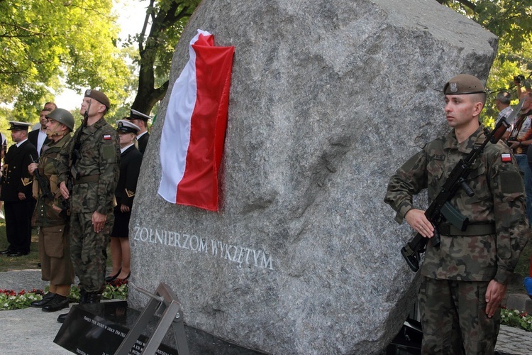 Odsłonięcie i poświęcenie Pomnika Żołnierzy Wyklętych