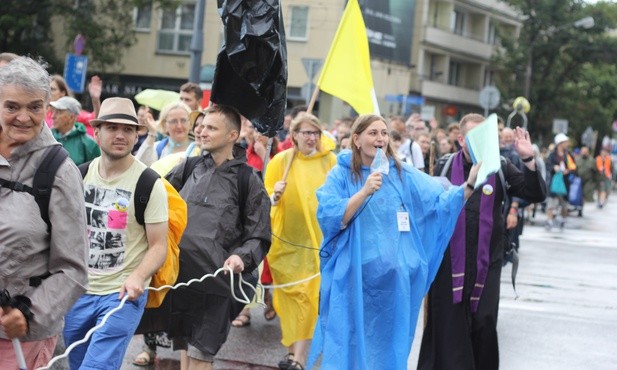 Kard. Nycz: Proście Ducha Świętego, by odnowił wasze oblicze, serce i życie!