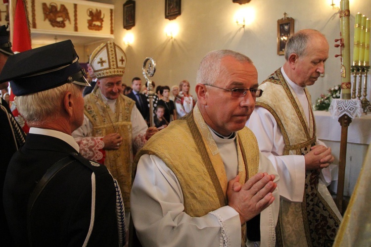 Biskup Andrzej Jeż w Siedliskach k. Bobowej