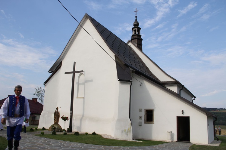 Biskup Andrzej Jeż w Siedliskach k. Bobowej