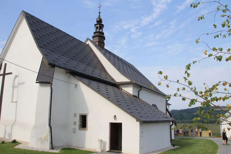 Biskup Andrzej Jeż w Siedliskach k. Bobowej