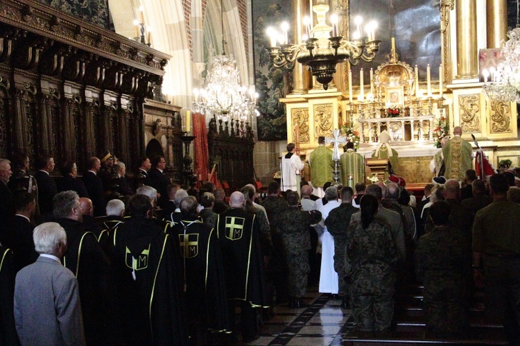 Msza św. na Wawelu w intencji ojczyzny i marszałka Józefa Piłsudskiego