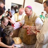 Biskup Andrzej Jeż w Siedliskach k. Bobowej