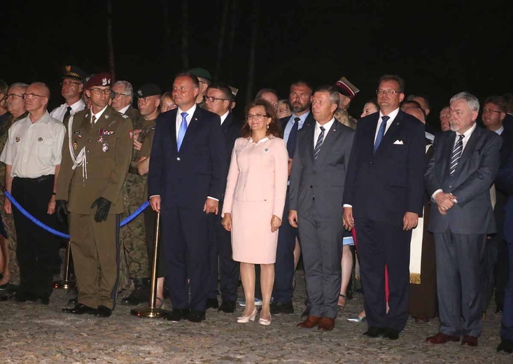 Apel pamięci pod kopcem Józefa Piłsudskiego