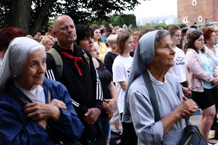 Wyjście 38. Pieszej Pielgrzymki Krakowskiej z Wawelu na Jasną Górę