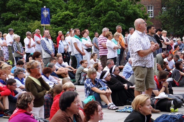 Wyjście 38. Pieszej Pielgrzymki Krakowskiej z Wawelu na Jasną Górę