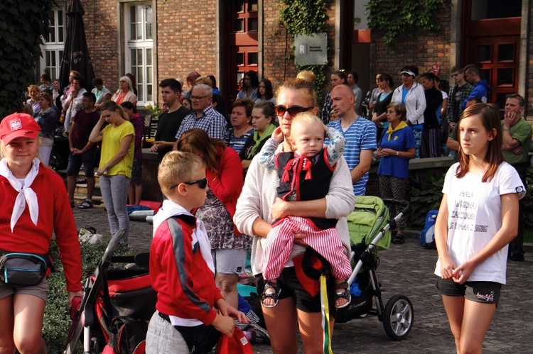 Wyjście 38. Pieszej Pielgrzymki Krakowskiej z Wawelu na Jasną Górę