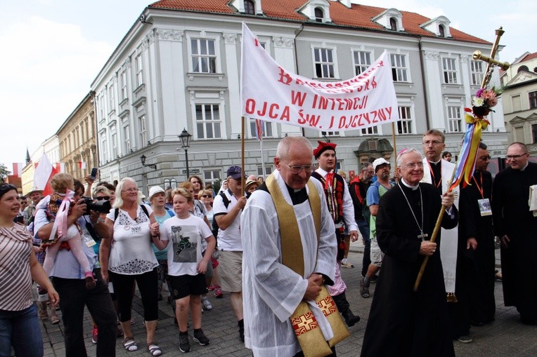 Wyjście 38. Pieszej Pielgrzymki Krakowskiej z Wawelu na Jasną Górę