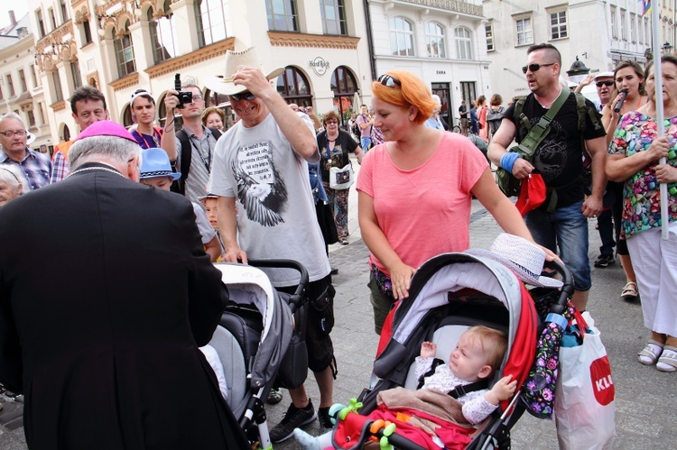 Wyjście 38. Pieszej Pielgrzymki Krakowskiej z Wawelu na Jasną Górę