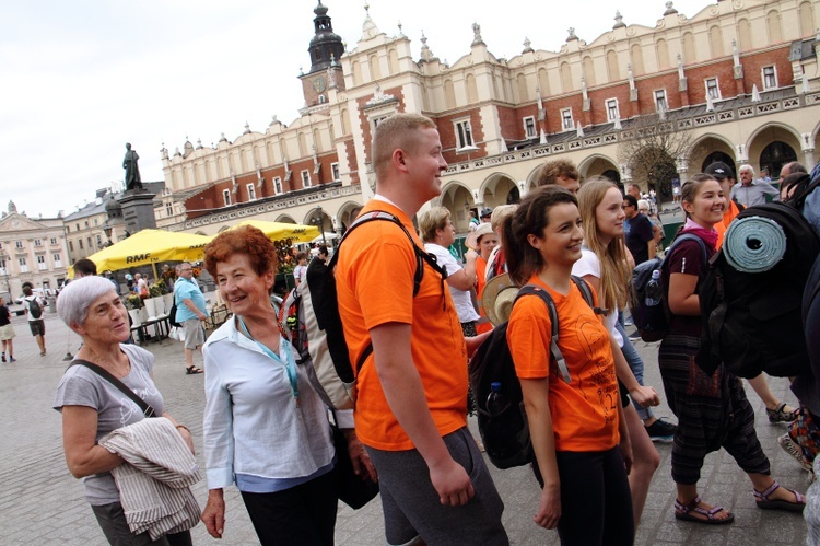 Wyjście 38. Pieszej Pielgrzymki Krakowskiej z Wawelu na Jasną Górę