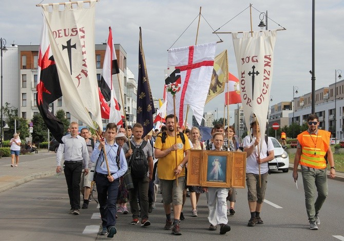 Opatrzności Boża, prowadź "17-tki"