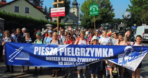 Bielsko-żywieccy pielgrzymi wyruszyli dziś z Hałcnowa na Jasną Górę.