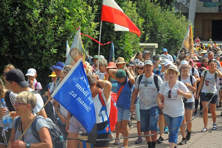 Pielgrzymi grup 6-9 w Pisarzowicach - 2018