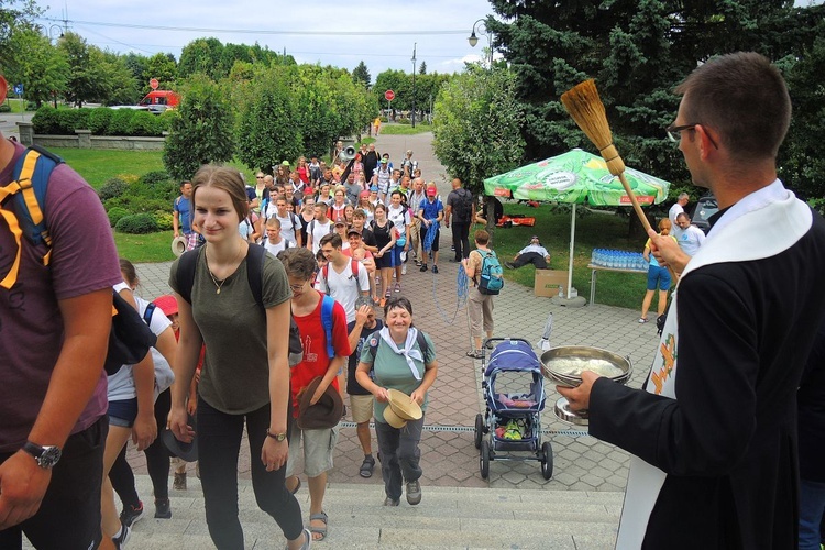 Pielgrzymi grup 6-9 w Pisarzowicach - 2018