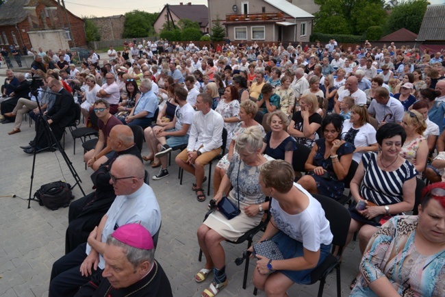 Parafia w Lipie - poświęcenie po renowacji