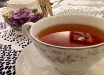 Ciepłą lub zimna herbatkę pij wieczorami