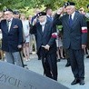 ▲	– Zryw był zmaganiem o wolną, niepodległą, suwerenną i demokratyczną Polskę – przypominali kombatanci przy pomniku rotmistrza Pileckiego. 
