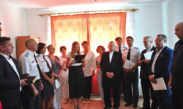 W uroczystym otwarciu uczestniczyli m.in. przedstawiciele służby więziennej.