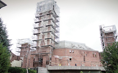 ▼	Budowę kościoła rozpoczęto w 2012 roku.