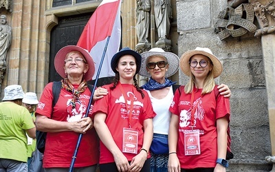 ▼	W tym roku we wszystkich grupach dominowały akcenty patriotyczne.