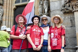 ▼	W tym roku we wszystkich grupach dominowały akcenty patriotyczne.