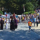 ▼	Piątników tradycyjnie już żegnał biskup Krzysztof Nitkiewicz.